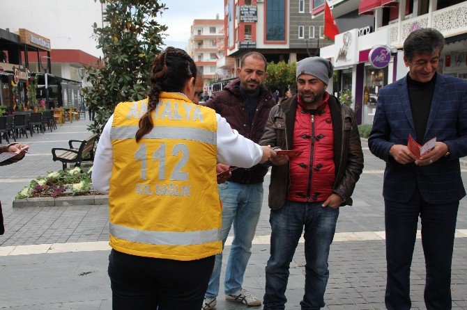 Serik’te “Yaşama Yol Ver Kampanyası” Standı