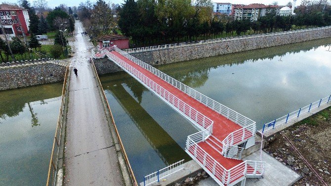 Başiskele Belediyesi, Ovacık Mahallesine 3 Adet Yaya Köprüsü Yaptı