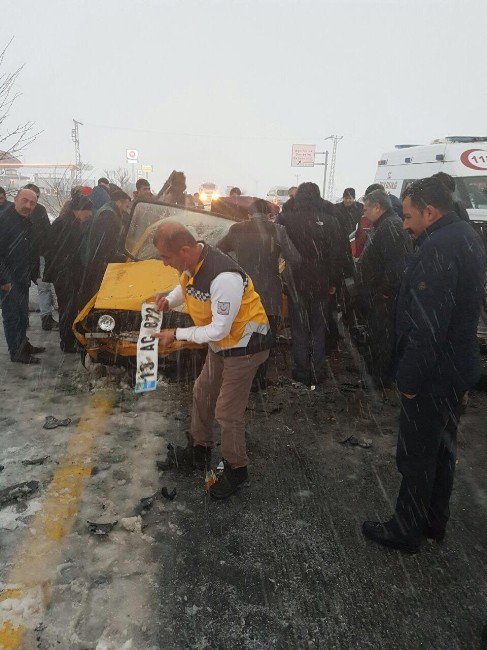 Bitlis’te Trafik Kazası, 4 Yaralı