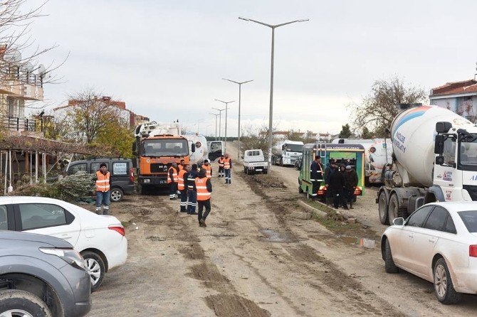 Uğur, Sel Bölgesinde İncelemelerde Bulundu