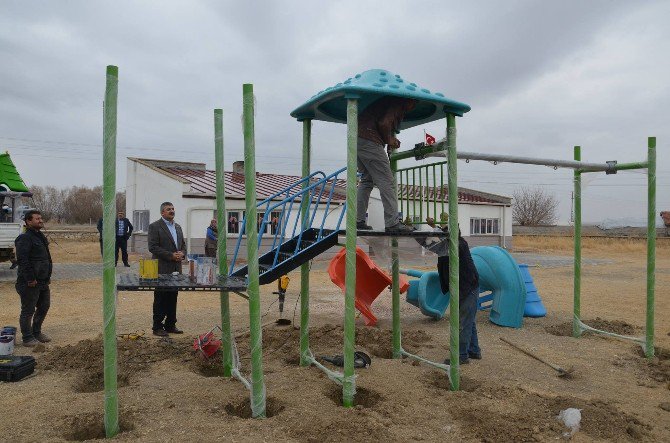 Günyüzü Belediyesinden Parklara Oyun Gurubu