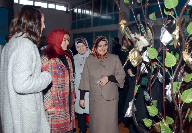 Vali Vasip Şahin’in Eşi, Tuzla Belediyesi Gönül Elleri Çarşısı’nı Ziyaret Etti