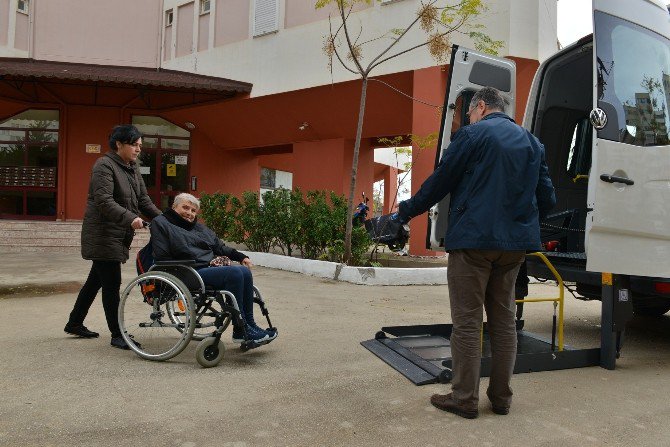 Konyaaltı Belediyesi’nden Engellilere Hizmet