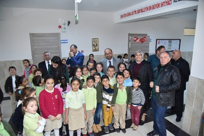 Başkan Üzülmez, Okul Ziyaretlerine Süleyman Şah İlkokulu İle Devam Etti