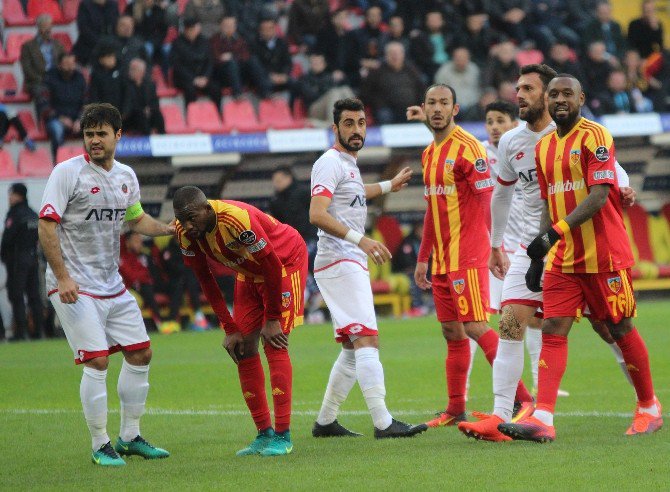 Kayserispor’da 12 Haftada 20 Oyuncu Forma Giydi