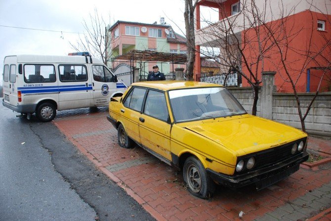 Sokaklardaki Sahipsiz Hurda Araçlar Toplanacak