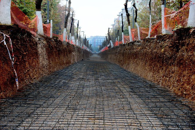 Büyükşehir Kanalboyu’ndaki Düzenleme Çalışmalarını Sürdürüyor