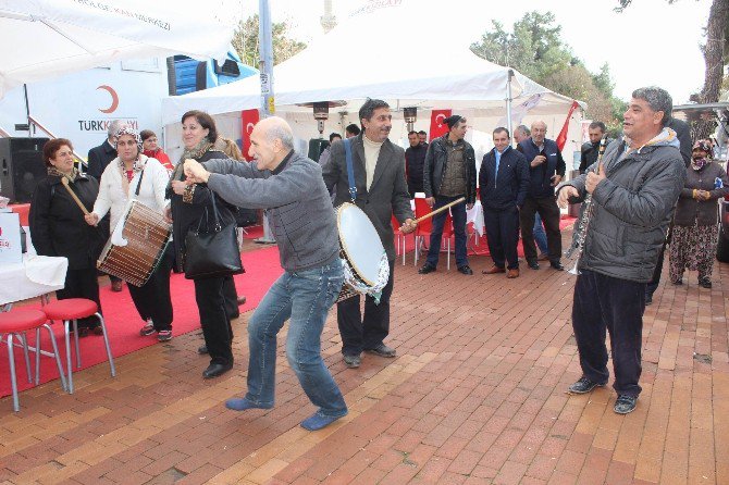 Kış Nedeniyle Düşen Kan Bağışına Davullu Klarnetli Destek