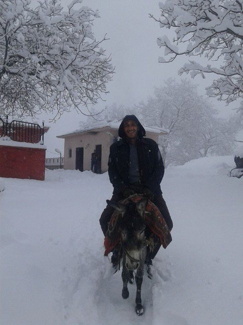 Hakkari’de 14 Köy Ve 36 Mezra Yolu Ulaşıma Kapandı