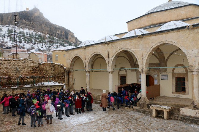 Sakarya Ortaokulundan Anlamlı Davranış