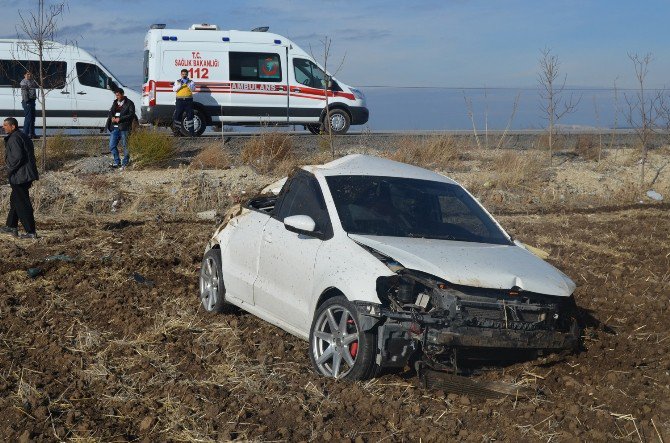 Manisa’da Otomobil Tarlaya Uçtu: 1 Yaralı