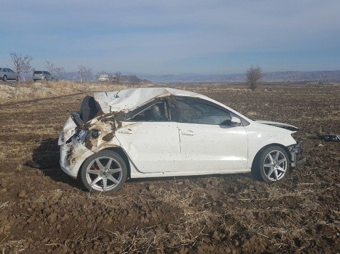 Manisa’da Otomobil Tarlaya Uçtu: 1 Yaralı