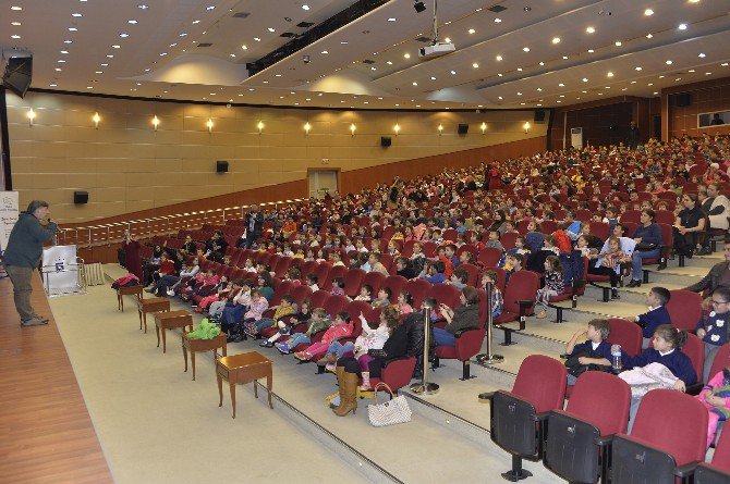 Büyükşehir’den Çocuklara Müzikli Tiyatro Oyunu