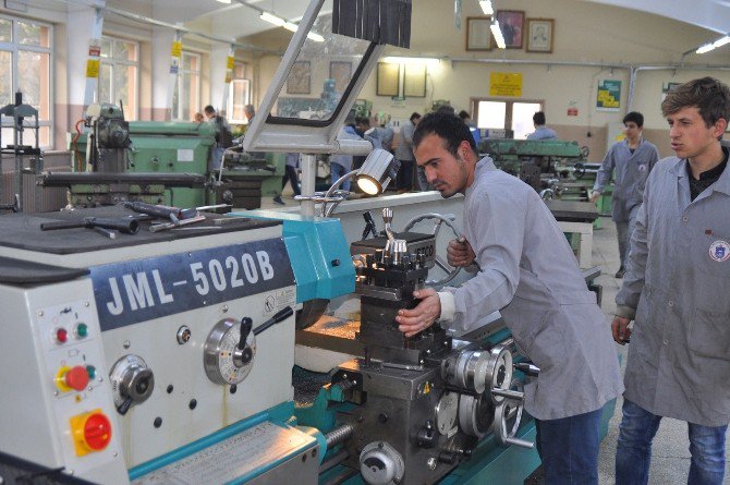 Dörtçelik Meslek Lisesi Sanayiye 10 Bin Kalifiye Eleman Yetiştirdi