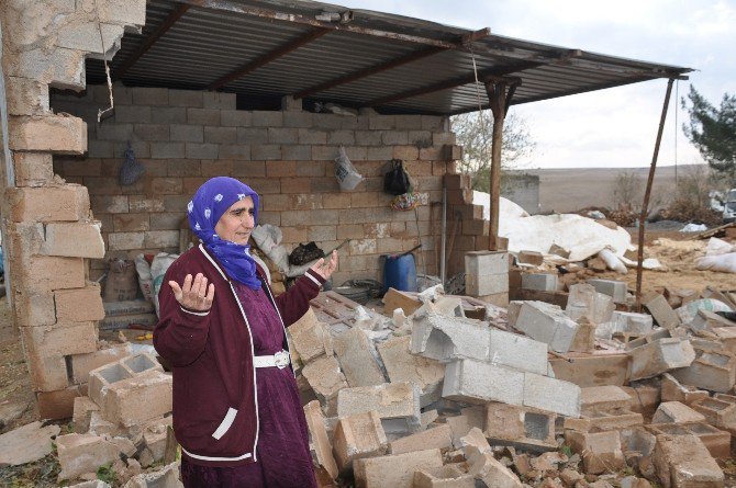 Ceylanpınar’da Hortum Yıktı Geçti