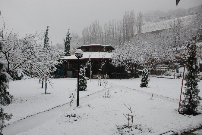 Tokat Beyaza Büründü