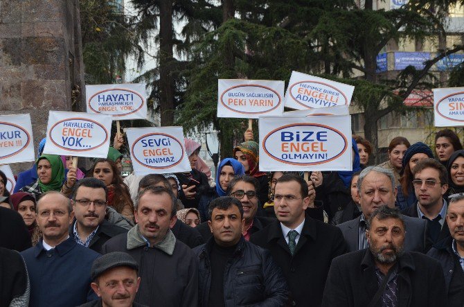 Trabzon’da “Yeter Ki Gönüller Engelli Olmasın” Sloganıyla Yürüyüş Düzenlendi