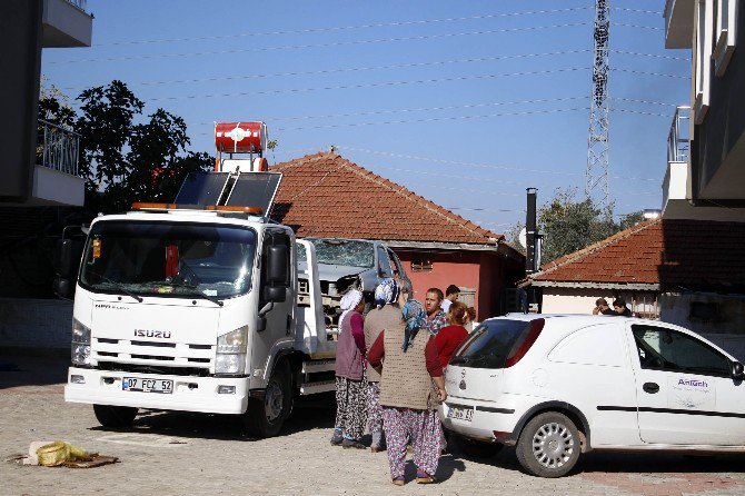 Polisin El Koyduğu İcralık Aracı Parçaladılar