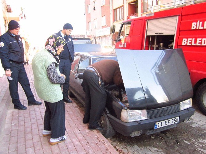 Park Halindeki Araç Alev Aldı