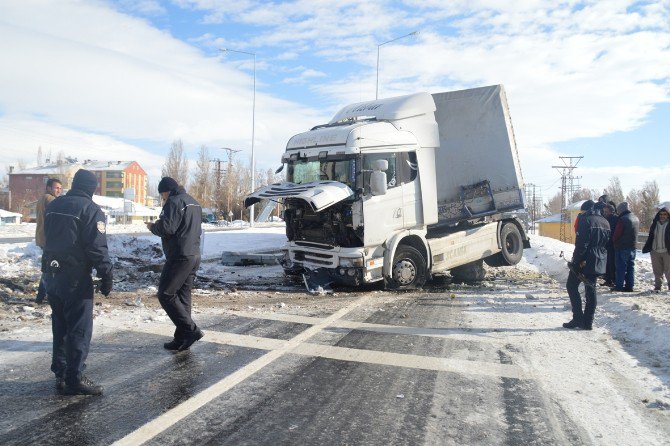 Eleşkirt’te Trafik Kazası; 1 Yaralı