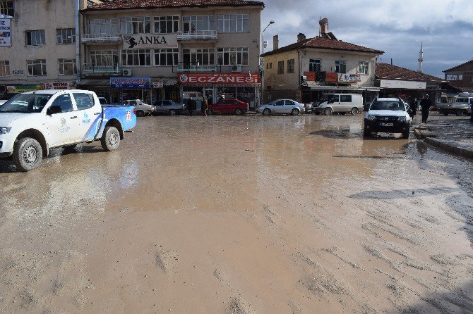 Alt Yapı Çalışması Esnafın Tepkisine Neden Oluyor