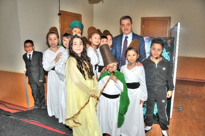 Gaziosmanpaşa’da ‘Çocukların Gözünden Mevlana’ Tiyatrosu Sahnelendi
