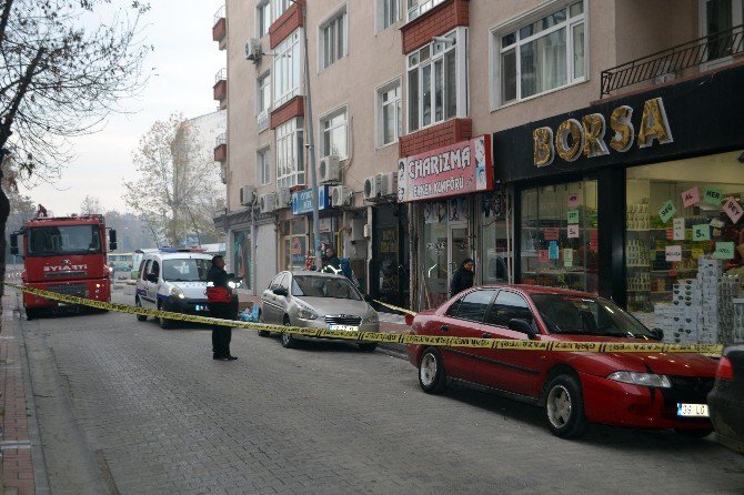 Park Halindeki Otomobilden Sızan Gaz Paniğe Yol Açtı