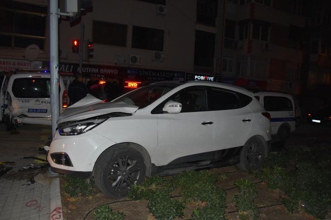 İzmir’de Trafik Kazası: 2’si Polis 5 Yaralı