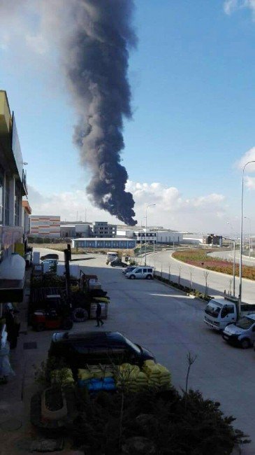 Kocaeli’de Fabrika Yangını