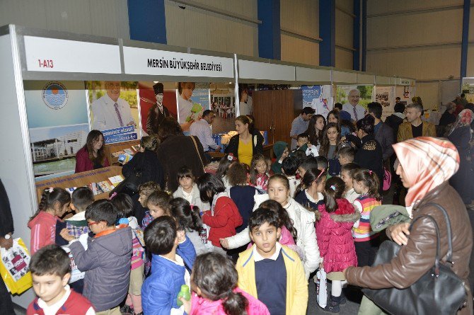 Kitap Fuarı’nda Büyükşehir Standına Yoğun İlgi