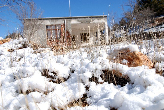 Silifke’ye Yılın İlk Karı Yağdı