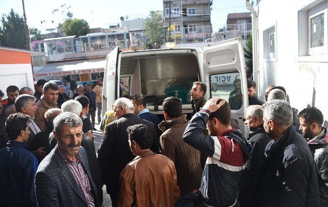 Tarsus’ta 2 Kardeş Çıkan Yangından Zehirlenerek Öldü