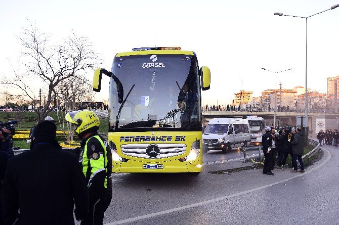 Derbi Öncesi Takımlar Stada Geldi