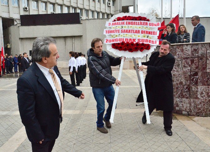 İşaret Diliyle İstiklal Marşı’nı Okudular