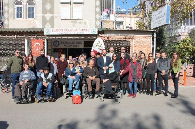 Ak Parti Muratpaşa Gençlikten ‘Özel’ Ziyaret