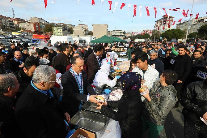 Bağcılar’da 3 Ton Hamsi Dağıtıldı