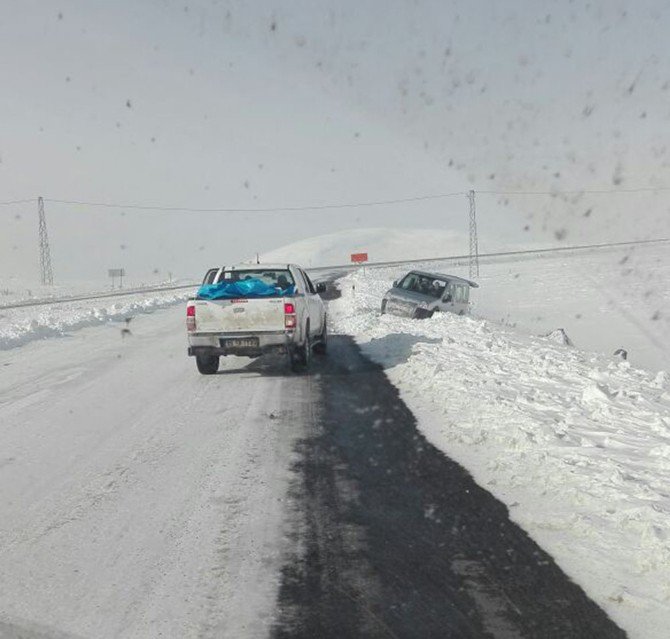 Kars’ta Kar, Kazaları Da Beraberinde Getirdi