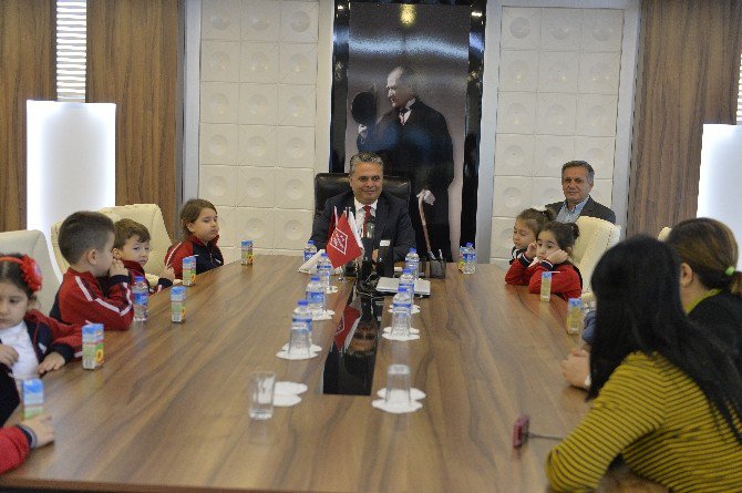 Anaokulu Öğrencileri Kullanmadıkları Eşya Ve Oyuncakları Sosyal Yardım Merkezi’ne Bağışladılar