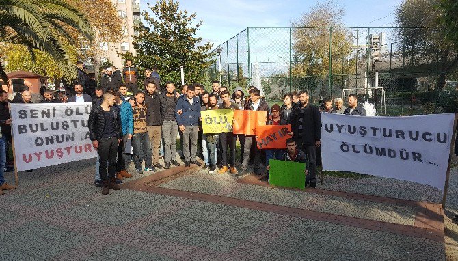 Mahalleli Gençlerden Uyuşturucuya Tepki Eylemi