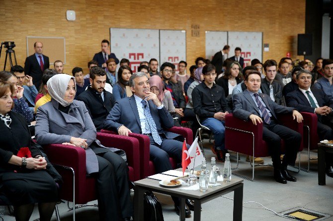 11. Cumhurbaşkanı Gül, Abdullah Gül Üniversitesi’nde Derse Katıldı