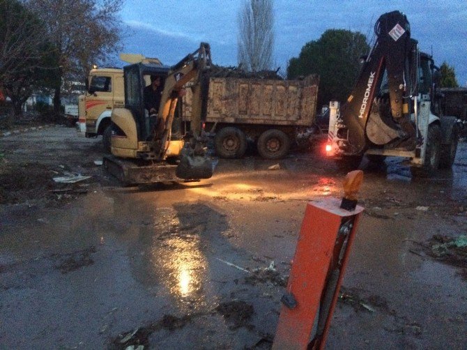 Ayvalık Belediyesi’nden Afetzedelere Tam Destek