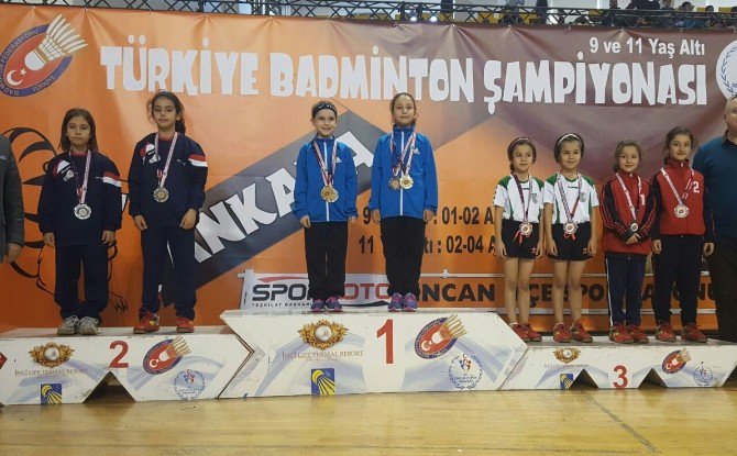 Badminton Şampiyonasından Gümüş Madalyayla Döndü