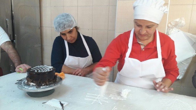 Didim’de Yeni Pastacı Çırakları Yetişiyor