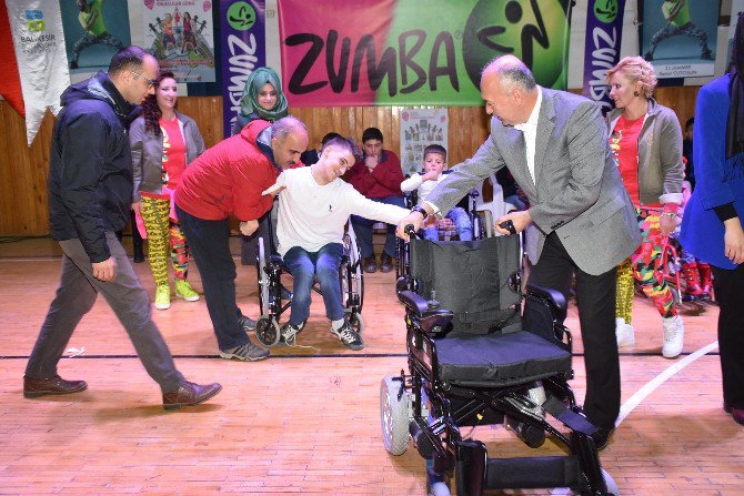 Dursunbey’de Engellilere Zumba Morali