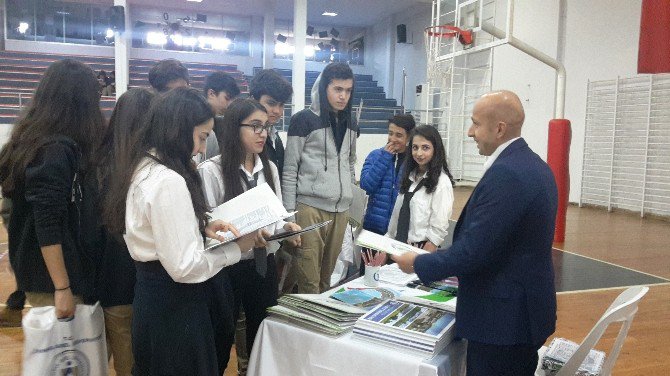 Düzce Üniversitesi Kocaeli’de Öğrencilerle Buluştu