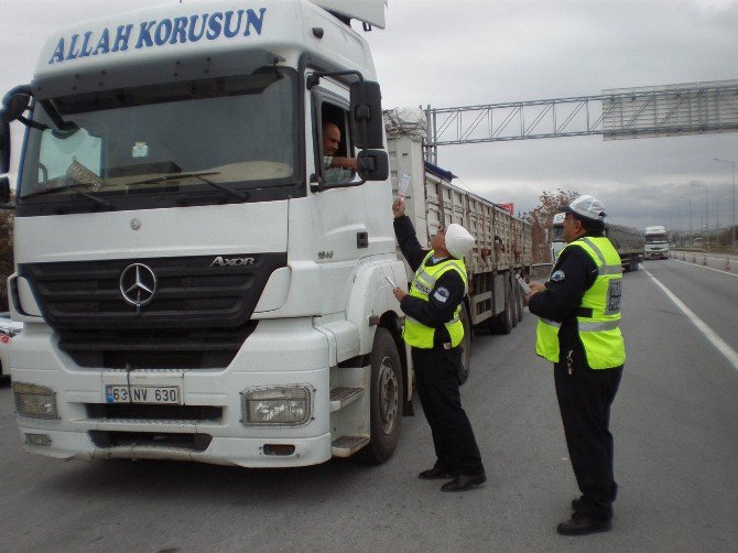 Eskişehir Bölge Trafik Şube Müdürlüğü Sürücülere 5 Bin 500 Broşür Dağıttı