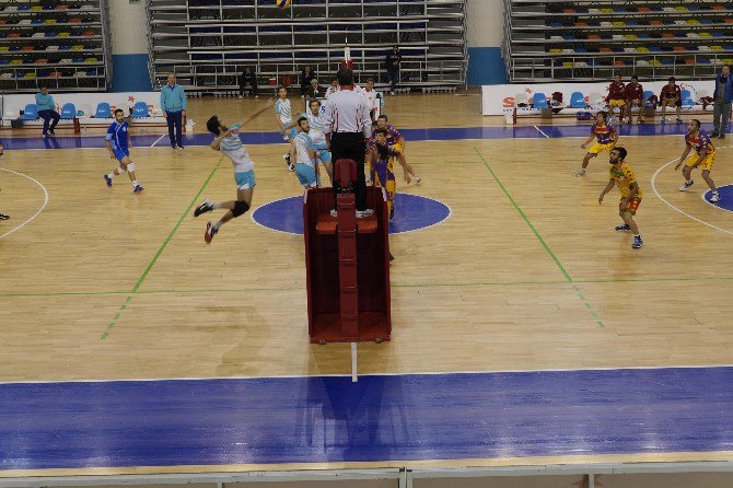 Haliliye Voleybol Takımı Peyasspor’u 3- 0 Yendi