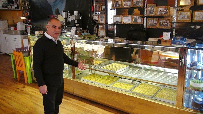 Dolarını Bozdurana Baklava Bedava