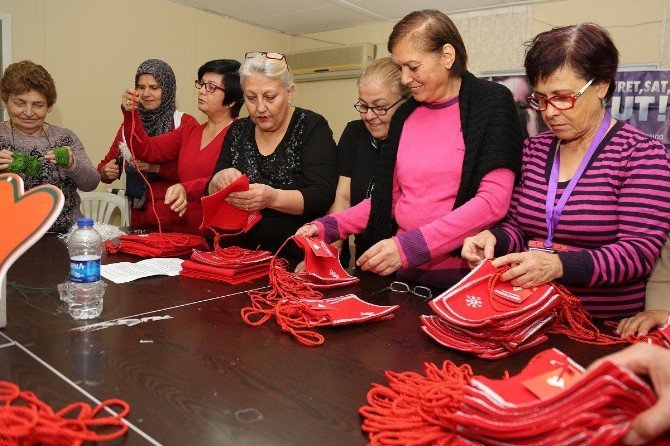 Mezitli Belediyesi Gönüllüleri, ’5 Aralık Dünya Gönüllüler Günü’nü Kutladı