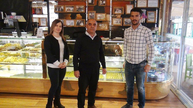 Dolarını Bozdurana Baklava Bedava